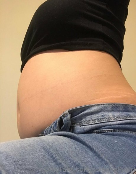 Asianbellygirl