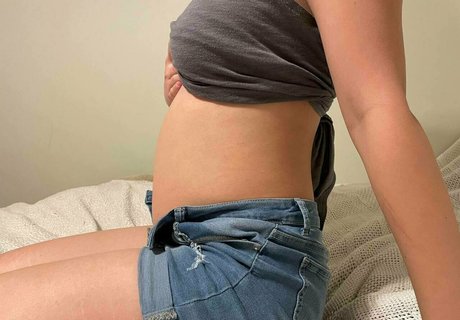 Asianbellygirl