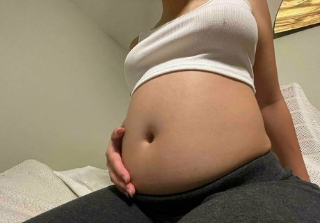 Asianbellygirl