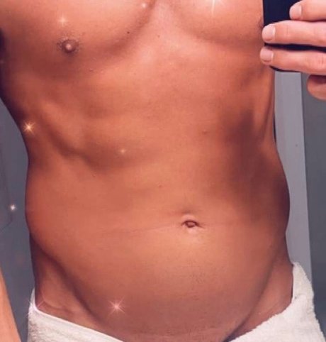 Foto di nudo di fuga di OnlyFans di Muscles