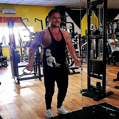 Foto di nudo di fuga di OnlyFans di Musclemonster