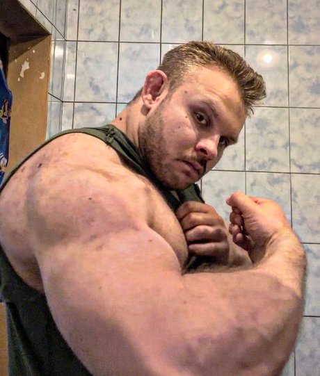 Foto di nudo di fuga di OnlyFans di Maksym