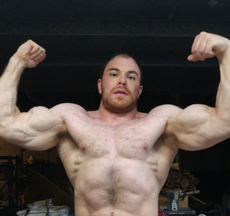 Foto di nudo di fuga di OnlyFans di Muscle God Brendan