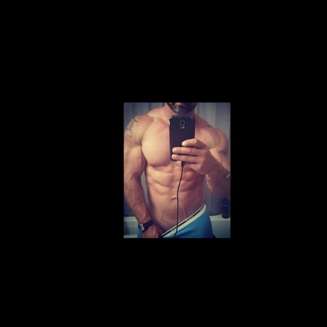 Muscledaddy0713