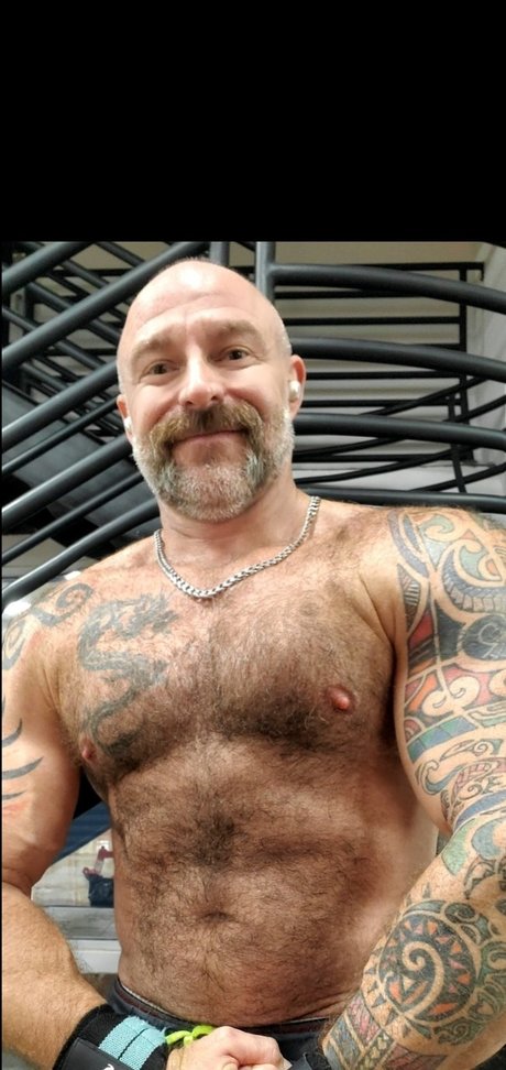 Foto di nudo di fuga di OnlyFans di Musclebear Montral
