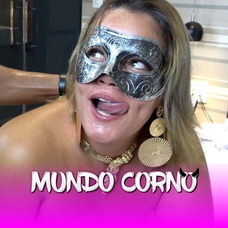 Foto di nudo di fuga di OnlyFans di Mundocorno
