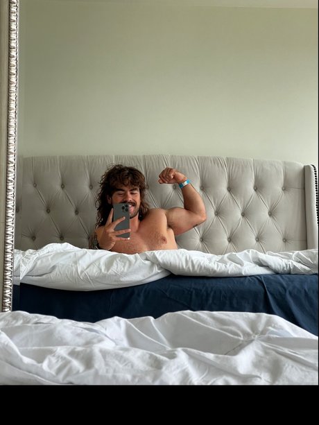 Foto di nudo di fuga di OnlyFans di Jace Davey