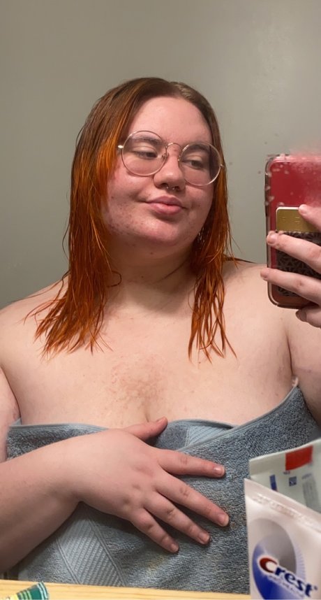 Foto di nudo di fuga di OnlyFans di Thick Baby Girl