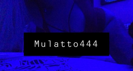 Foto di nudo di fuga di OnlyFans di Mulatto