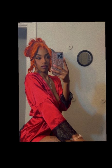 Foto di nudo di fuga di OnlyFans di Mulatto Chinaa 