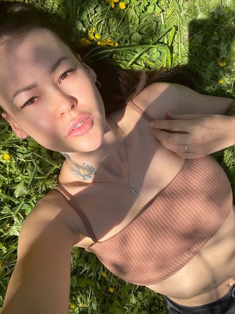 Foto di nudo di fuga di OnlyFans di Ta Samay Sosedka