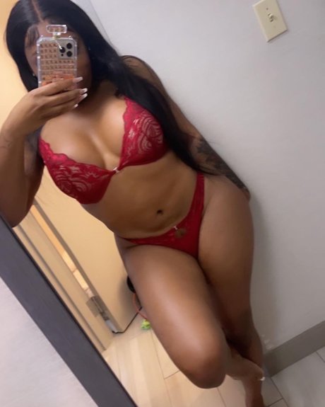 Foto di nudo di fuga di OnlyFans di Dream East