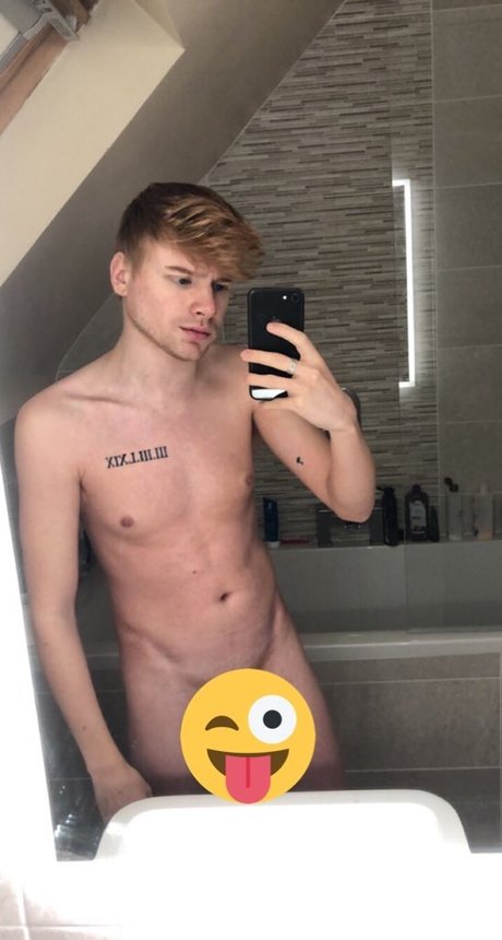 Foto di nudo di fuga di OnlyFans di German Twink