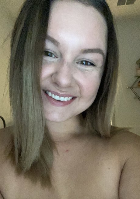 Foto di nudo di fuga di OnlyFans di Georgina
