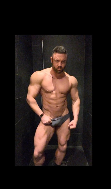 Foto di nudo di fuga di OnlyFans di Geeorge Steel