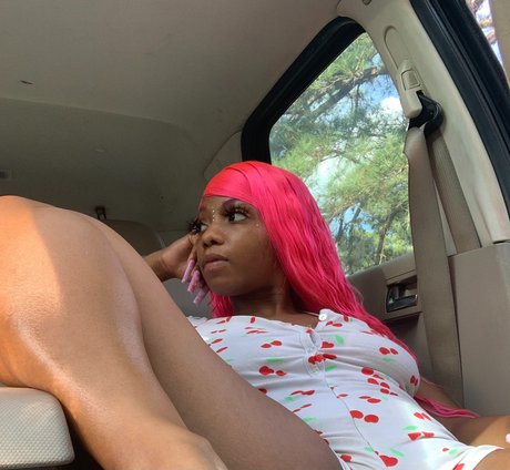 Foto di nudo di fuga di OnlyFans di Miss Ebony 