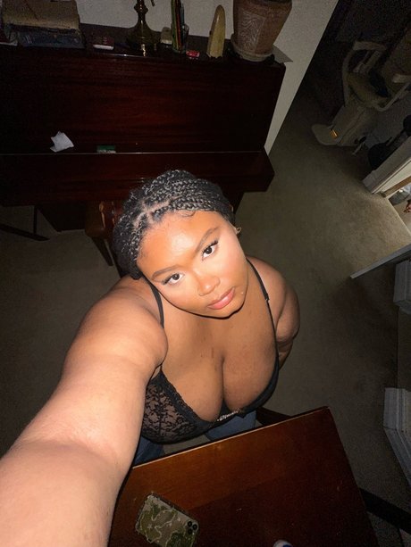Foto di nudo di fuga di OnlyFans di Ebony