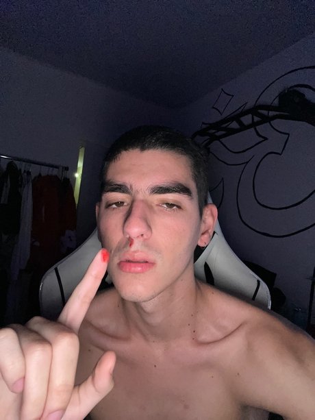 Foto di nudo di fuga di OnlyFans di Tu Twink Andino 
