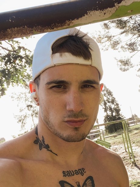 Foto di nudo di fuga di OnlyFans di Ezequiel