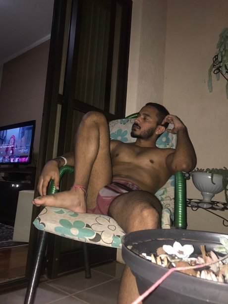 Foto di nudo di fuga di OnlyFans di Done