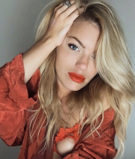 Foto di nudo di fuga di OnlyFans di Georgie Asta