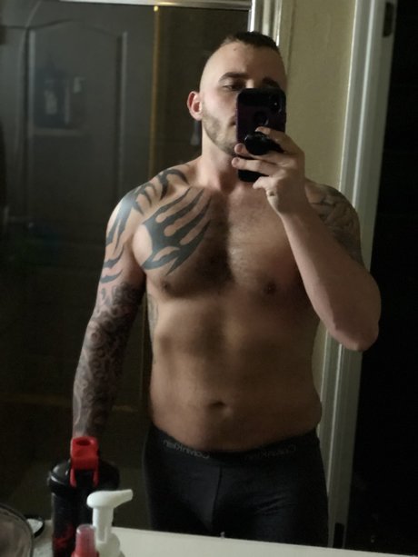 Foto di nudo di fuga di OnlyFans di Gary Weaver