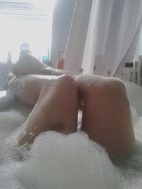 Foto di nudo di fuga di OnlyFans di Esther Winter