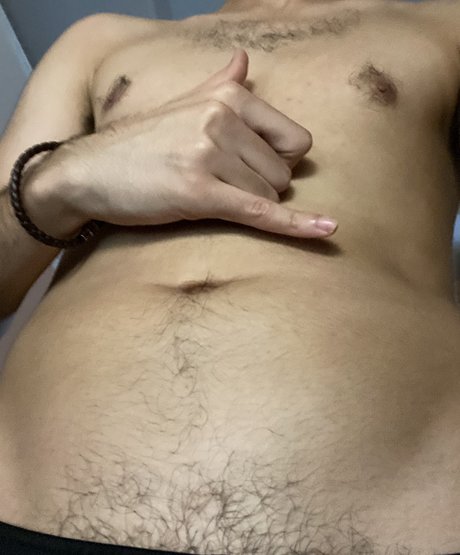 Foto di nudo di fuga di OnlyFans di Xlatino