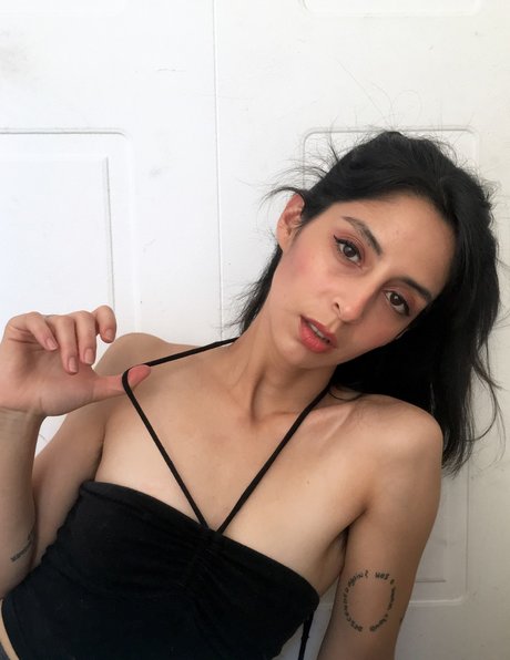 Foto di nudo di fuga di OnlyFans di Manola