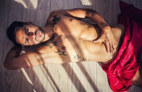 Foto di nudo di fuga di OnlyFans di Esteban Muoz