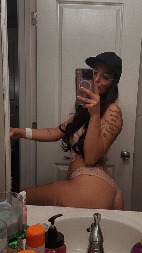 Foto di nudo di fuga di OnlyFans di Msa