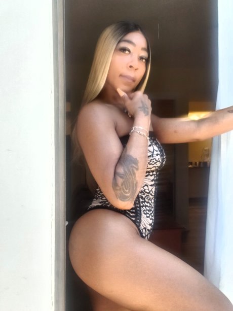 Foto di nudo di fuga di OnlyFans di Msreadyx