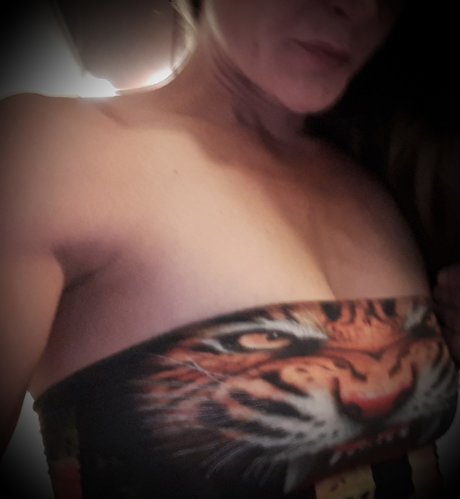 Foto di nudo di fuga di OnlyFans di Golden Tigre