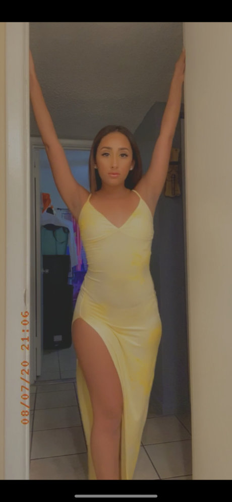 Foto di nudo di fuga di OnlyFans di Magic Babe