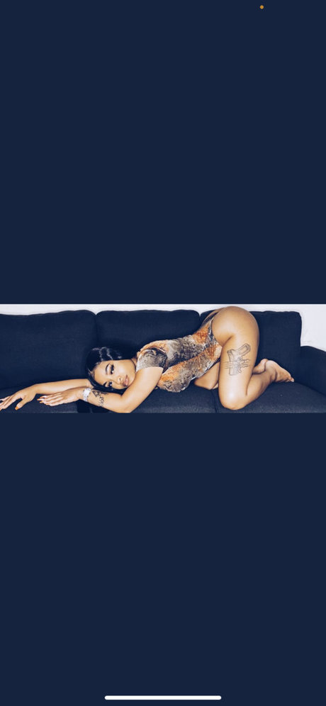 Foto di nudo di fuga di OnlyFans di Back End Re