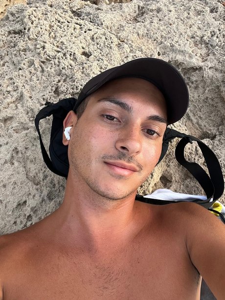 Foto di nudo di fuga di OnlyFans di Unknown