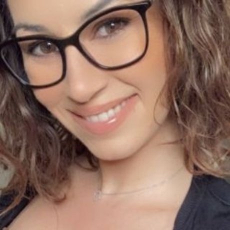 Foto di nudo di fuga di OnlyFans di   Myna Eden