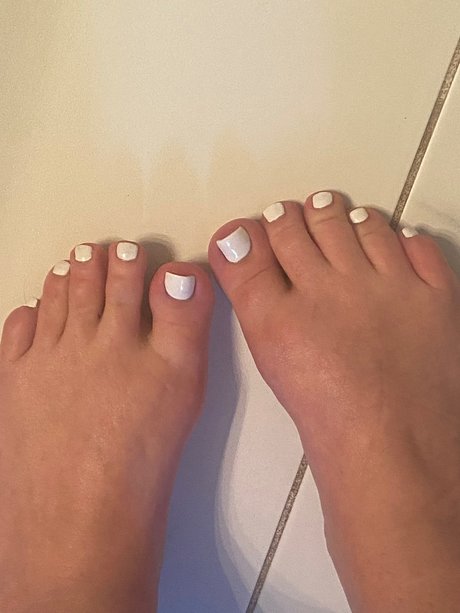 Foto di nudo di fuga di OnlyFans di Myfeetarehereforit