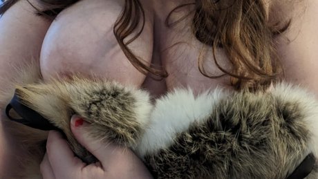 Foto di nudo di fuga di OnlyFans di Thicc Fur Mommy 