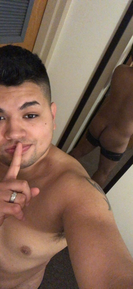 Foto di nudo di fuga di OnlyFans di Felix Mendoza