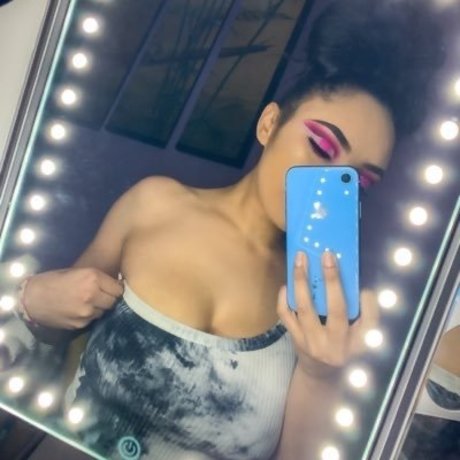 Foto di nudo di fuga di OnlyFans di Becca