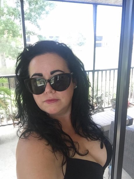 Foto di nudo di fuga di OnlyFans di Ellie