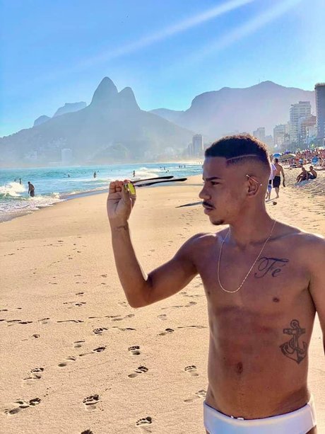 Foto di nudo di fuga di OnlyFans di Gabriel Trindade