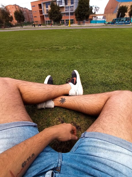 Foto di nudo di fuga di OnlyFans di Feet Bogot
