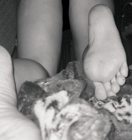 Foto di nudo di fuga di OnlyFans di Emmas Feet Land