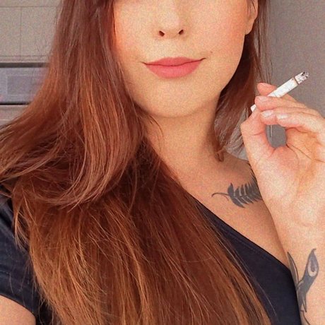 Foto di nudo di fuga di OnlyFans di Elise Kitsun