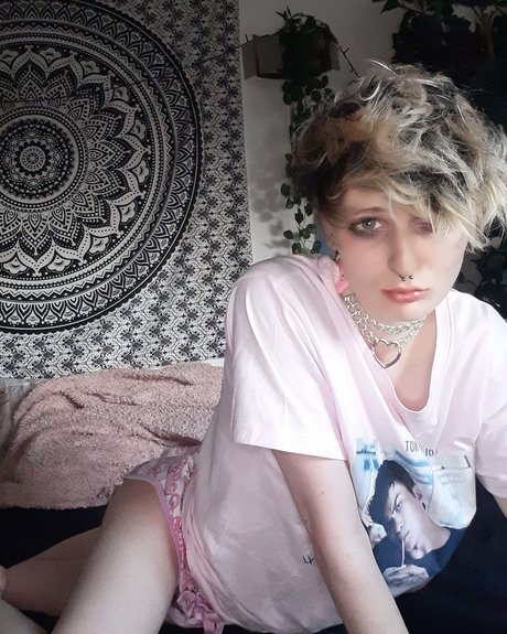 Foto di nudo di fuga di OnlyFans di Eren