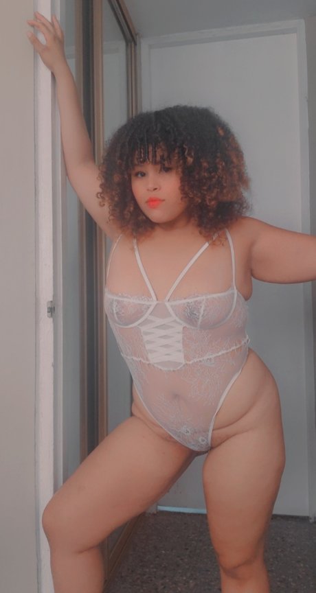 Foto di nudo di fuga di OnlyFans di Curvesbyjoa