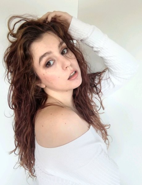 Foto di nudo di fuga di OnlyFans di Poppy