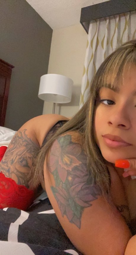 Foto di nudo di fuga di OnlyFans di Myaa